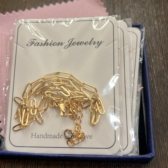 Turandoss N initial necklace w/ 2 layering necklaces w/ box - 14k gold plated - Picture 4 of 4